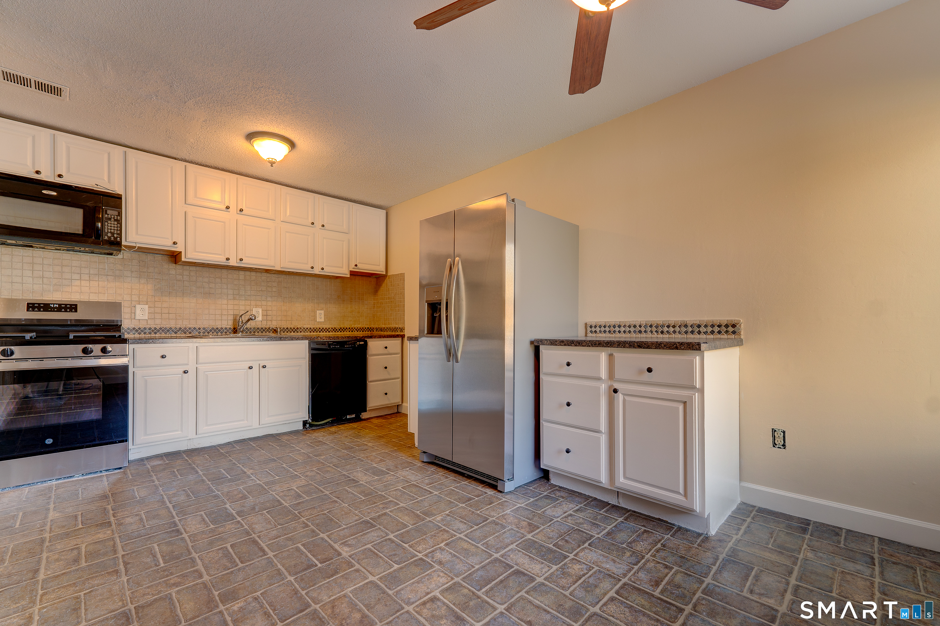 4 Birch Lane East Haven CT 06513