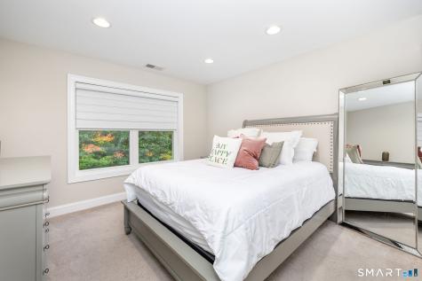144 Mulholland Way North Haven CT 06473