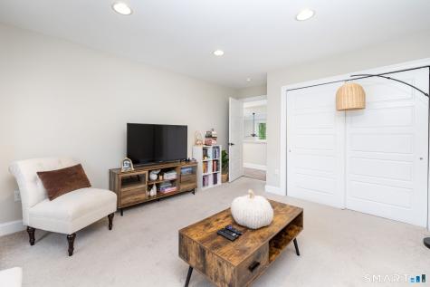 144 Mulholland Way North Haven CT 06473