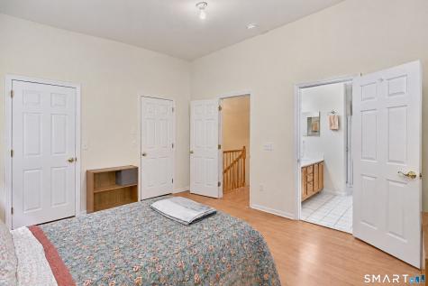 1703 Eaton Court Danbury CT 06811