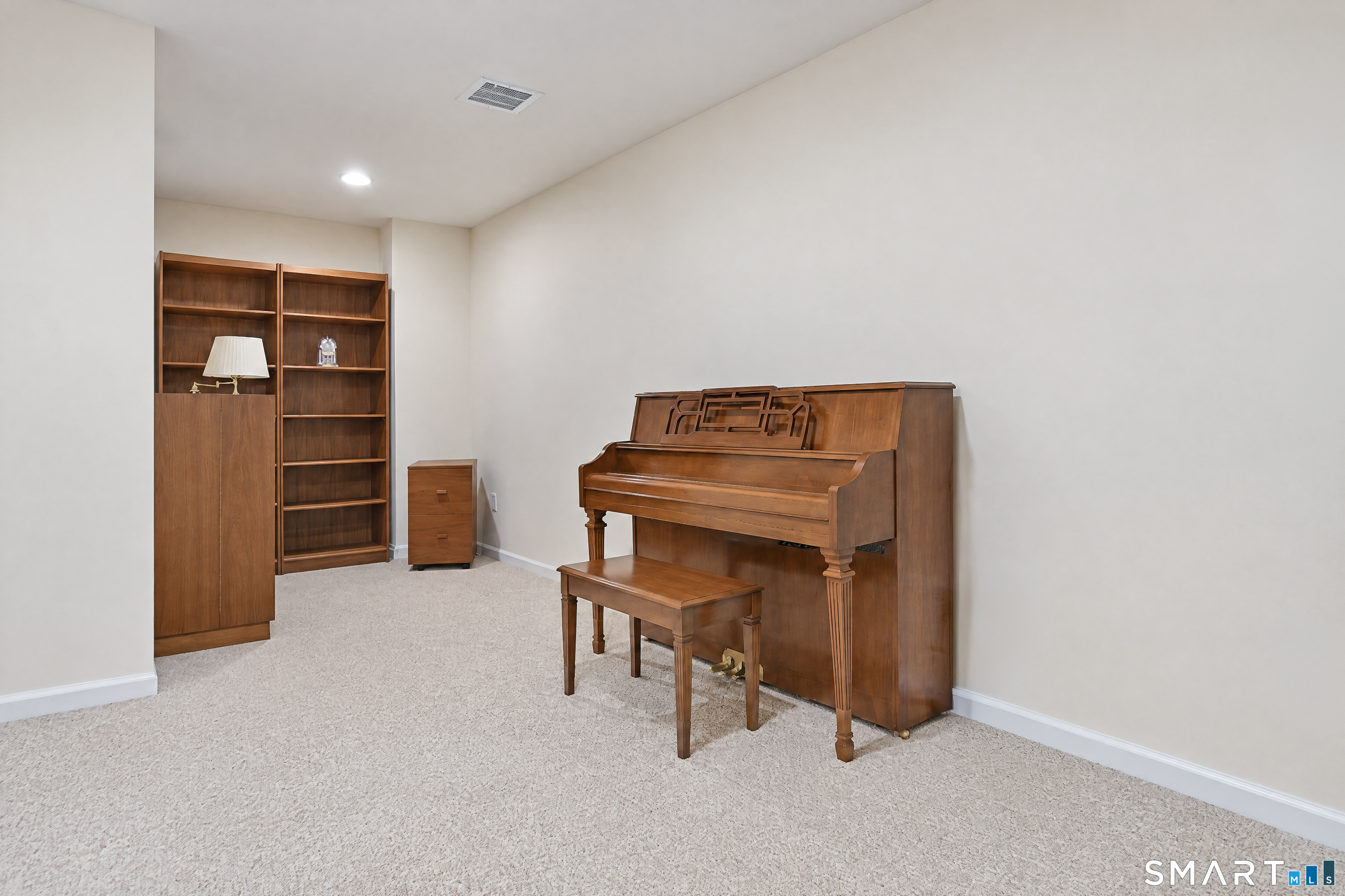 1703 Eaton Court Danbury CT 06811