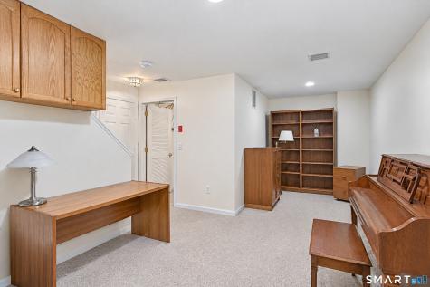 1703 Eaton Court Danbury CT 06811