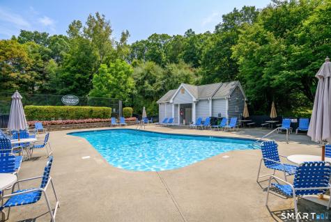 1703 Eaton Court Danbury CT 06811