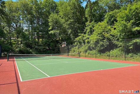 1703 Eaton Court Danbury CT 06811