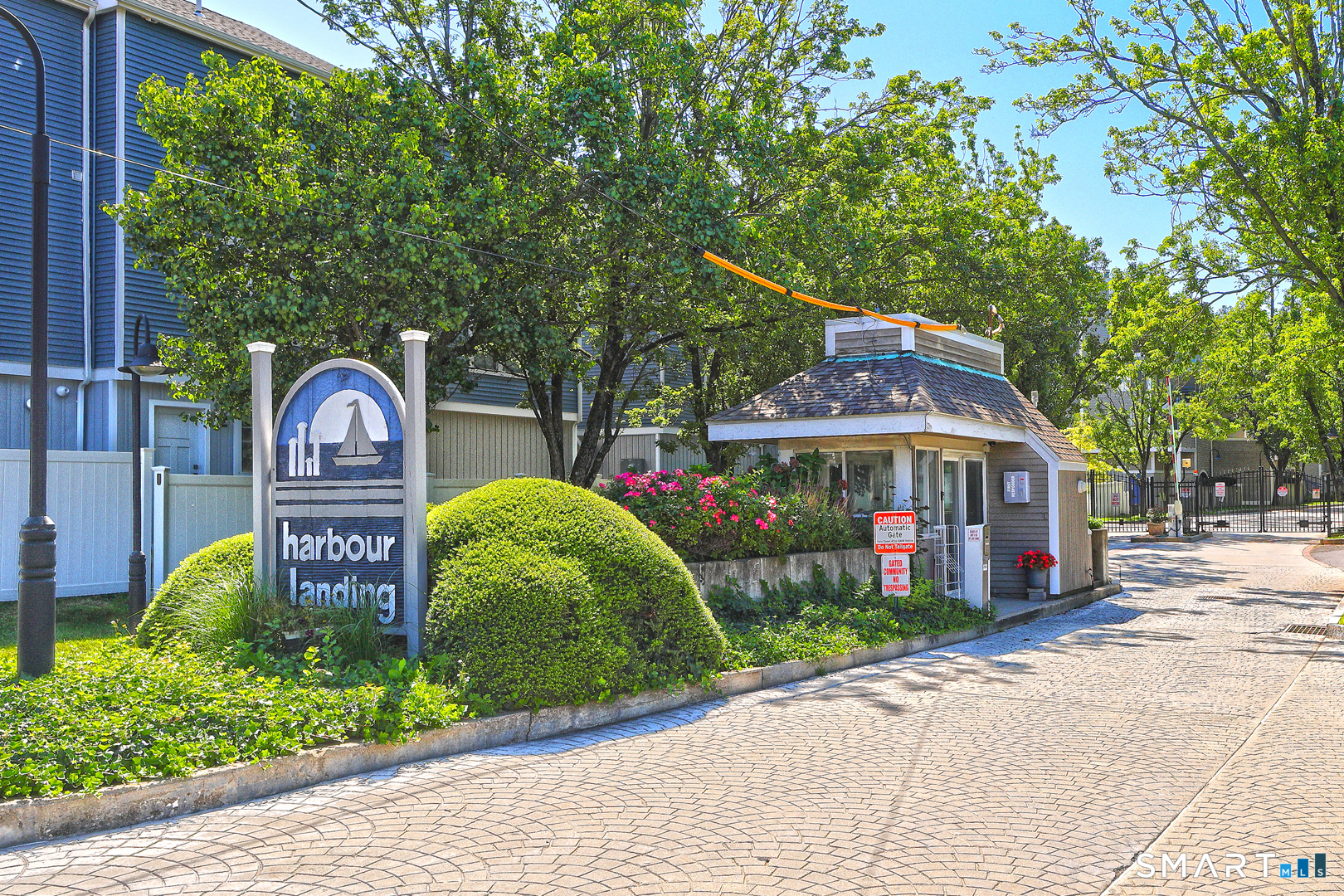 21 Harbour Close New Haven CT 06405
