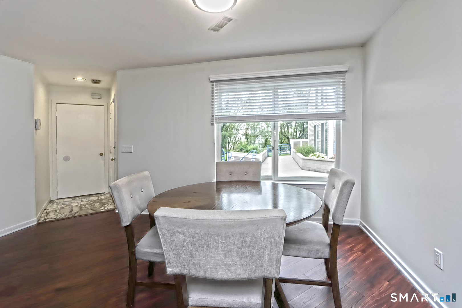 21 Harbour Close New Haven CT 06405