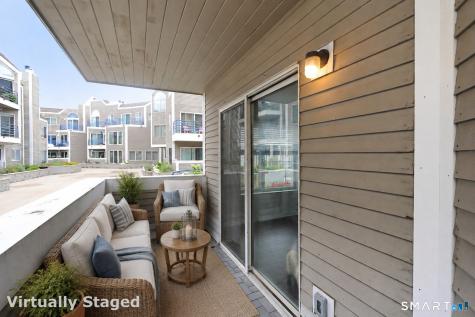21 Harbour Close New Haven CT 06405