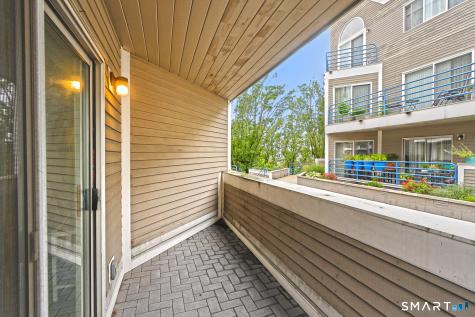 21 Harbour Close New Haven CT 06405