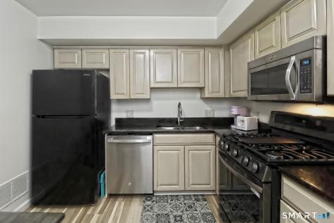 21 Harbour Close New Haven CT 06405