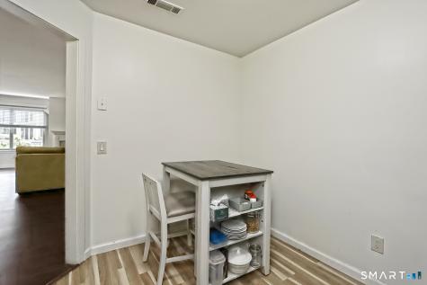 21 Harbour Close New Haven CT 06405
