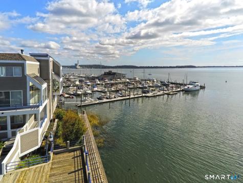 21 Harbour Close New Haven CT 06405