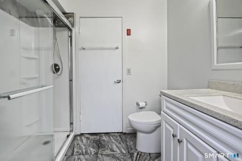 21 Harbour Close New Haven CT 06405