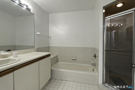 21 Harbour Close New Haven CT 06405