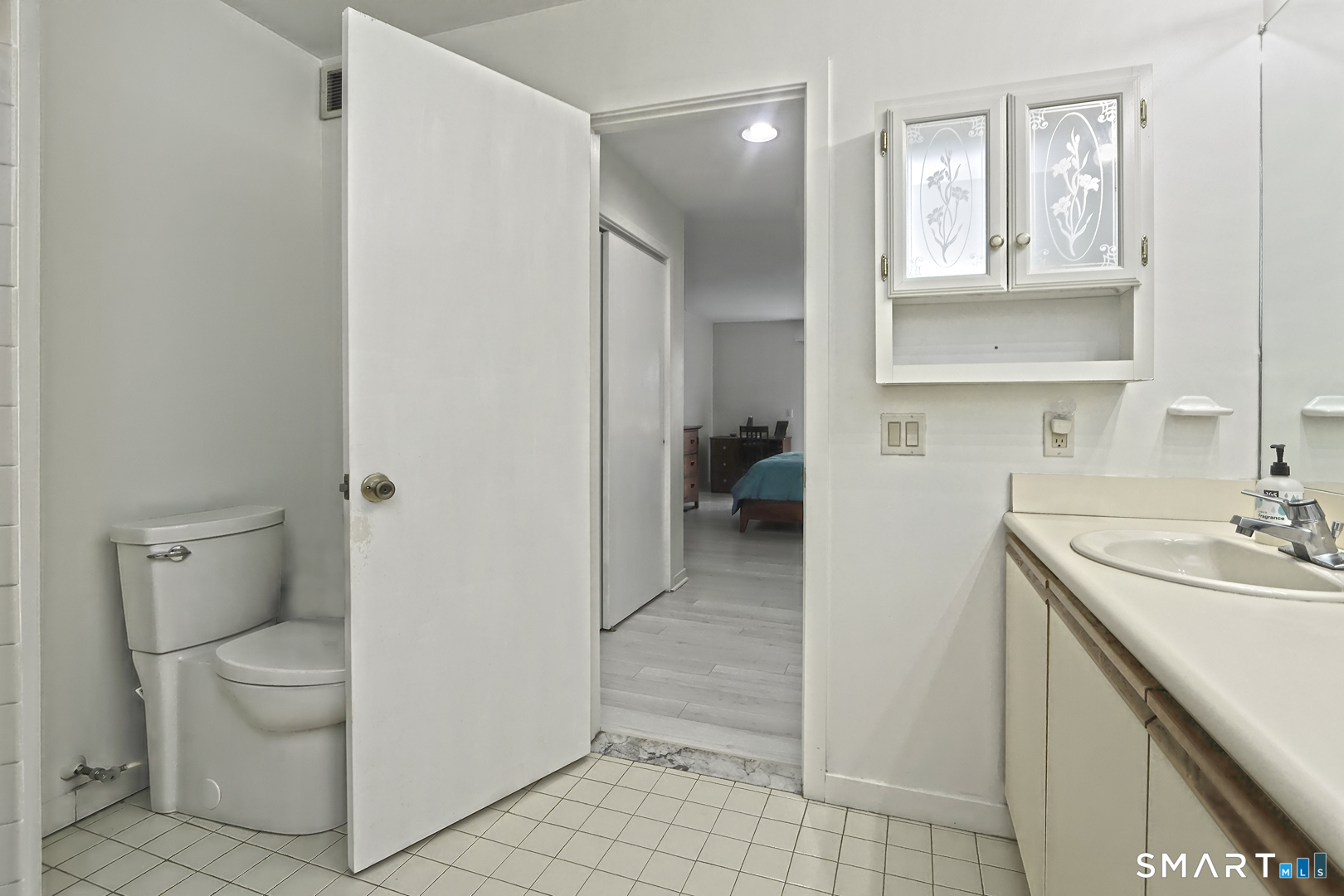 21 Harbour Close New Haven CT 06405
