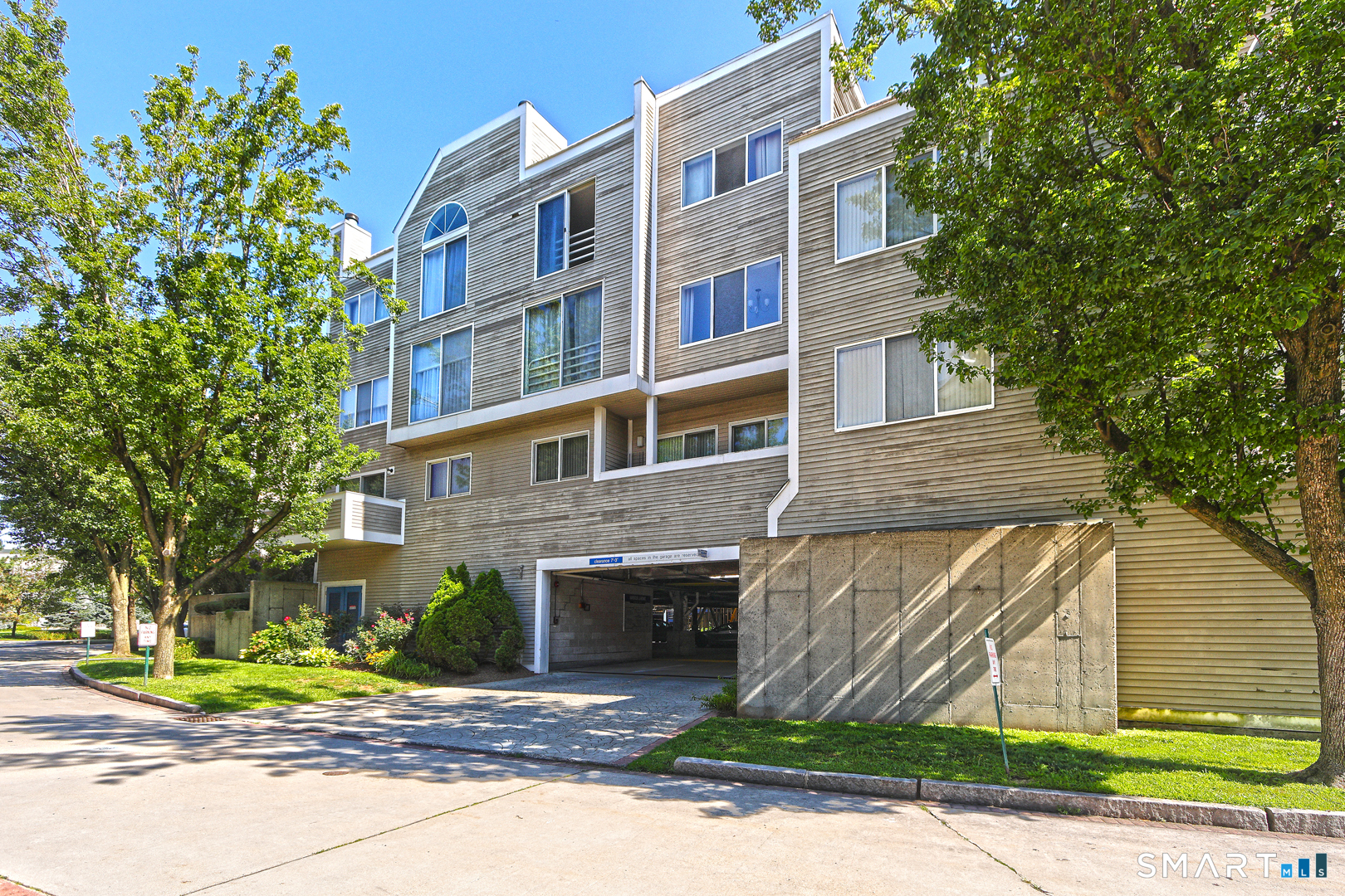21 Harbour Close New Haven CT 06405