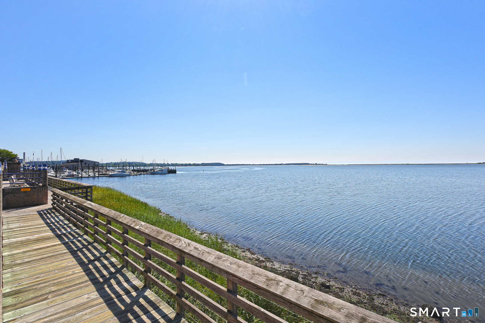 21 Harbour Close New Haven CT 06405
