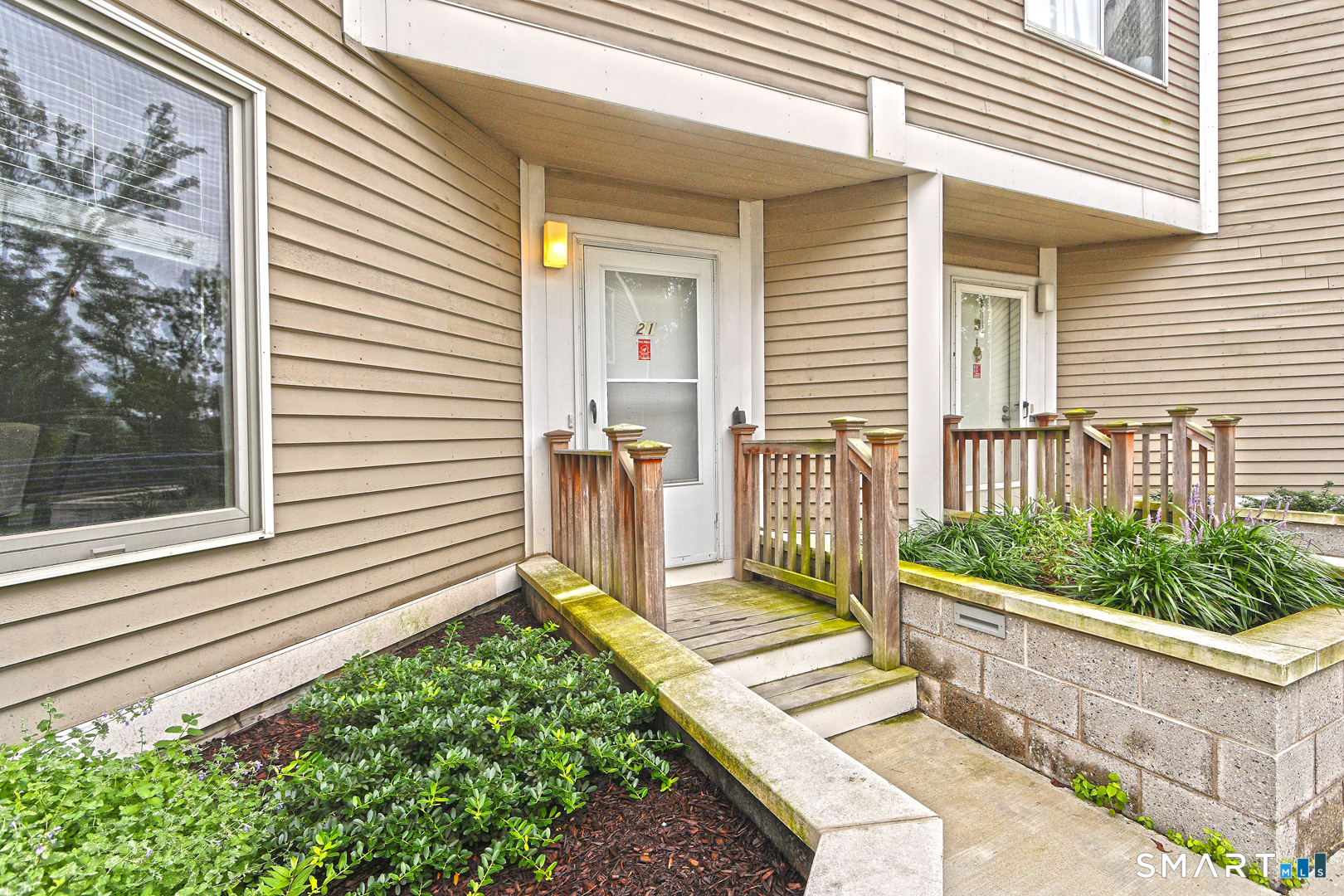 21 Harbour Close New Haven CT 06405