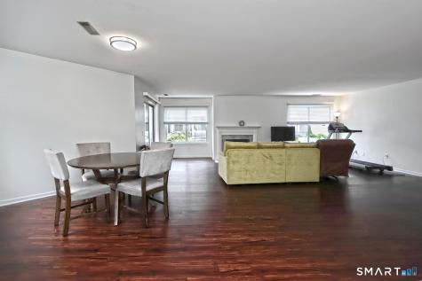21 Harbour Close New Haven CT 06405