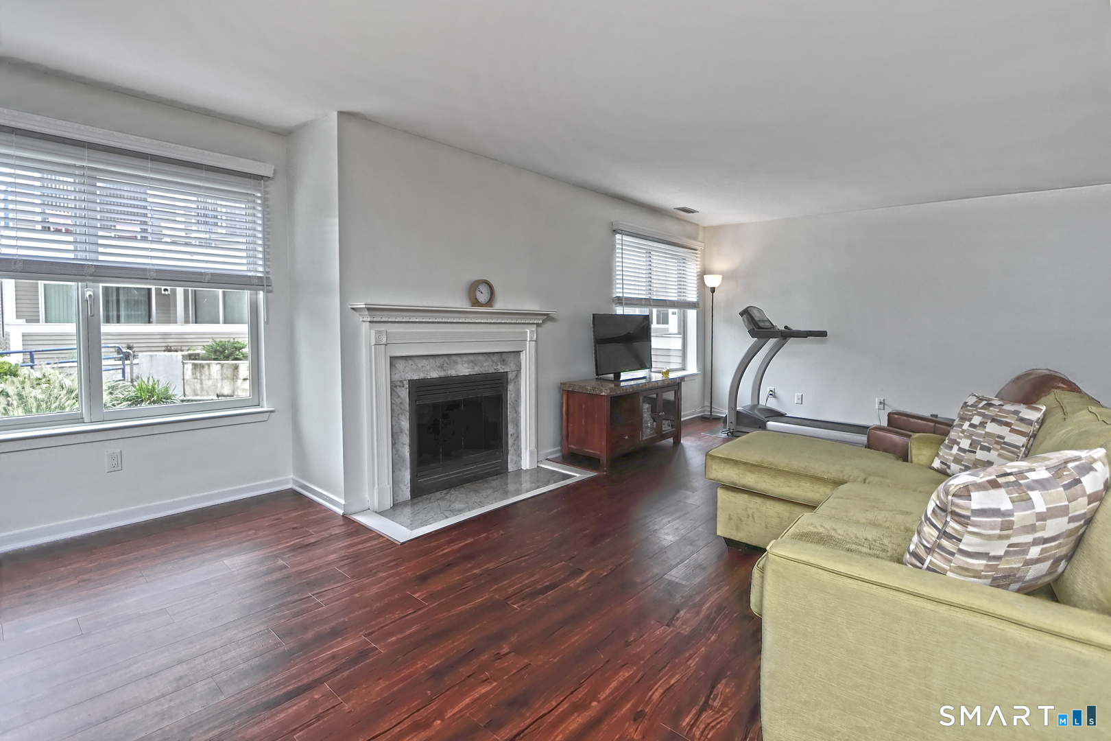 21 Harbour Close New Haven CT 06405