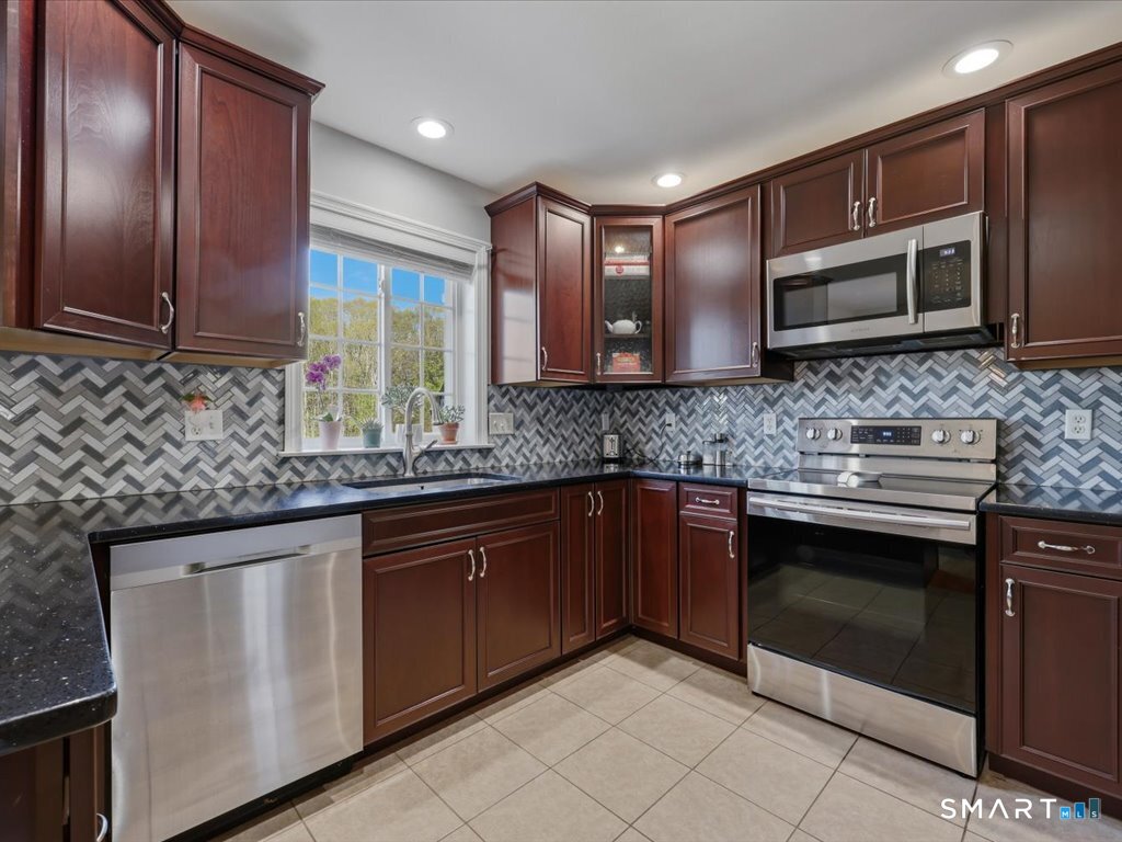 160 Briar Lane Norwich CT 06360