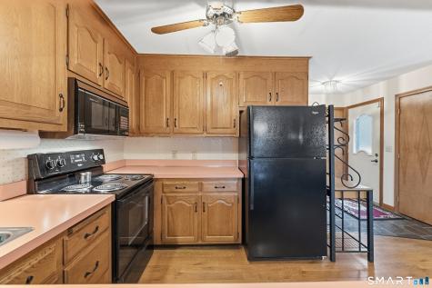 97 West Main Street East Lyme CT 06357