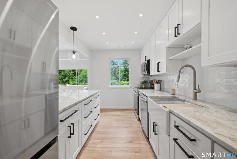 176 Heritage Village Southbury CT 06488