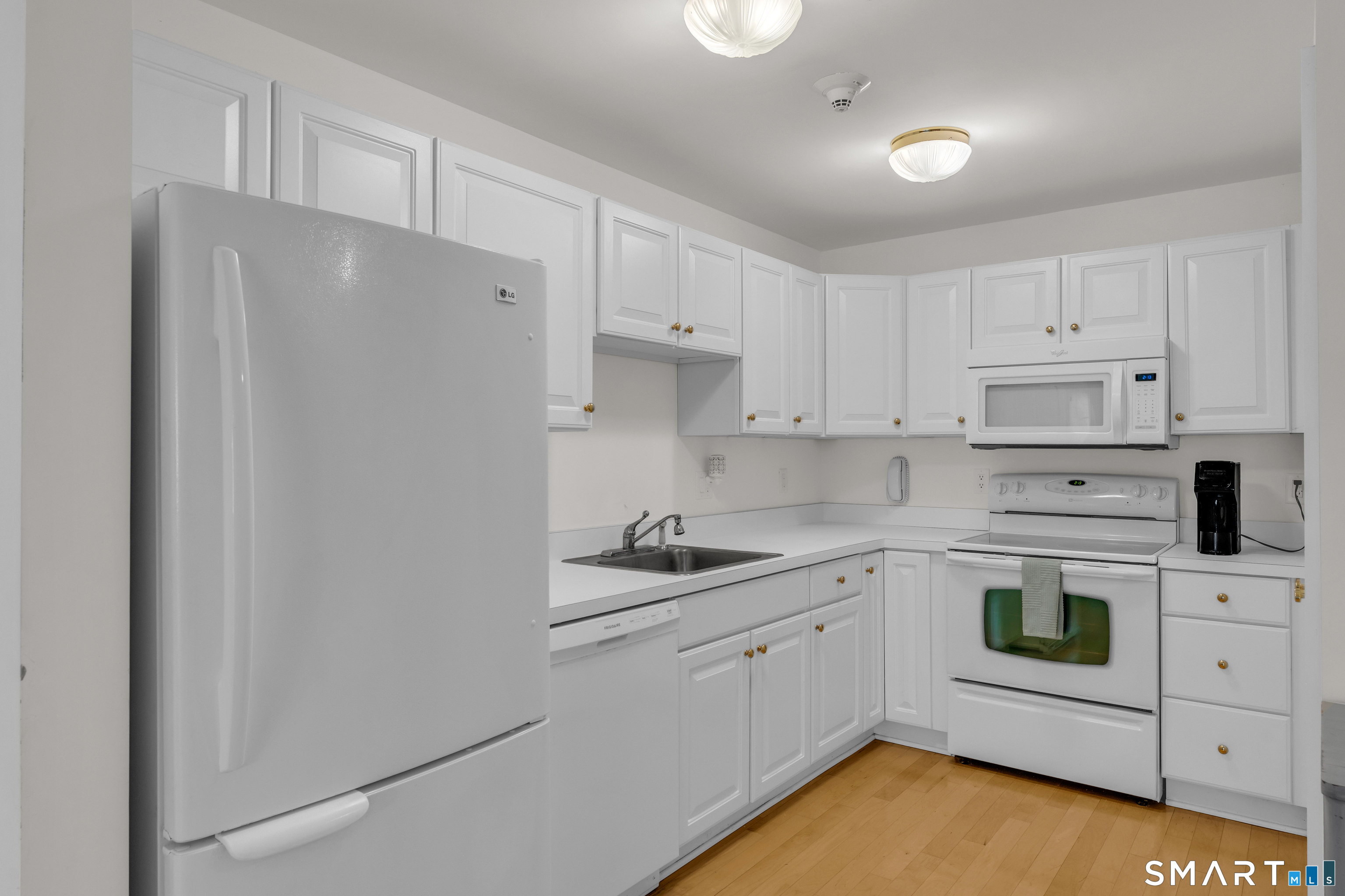80 Southwick Court Cheshire CT 06410