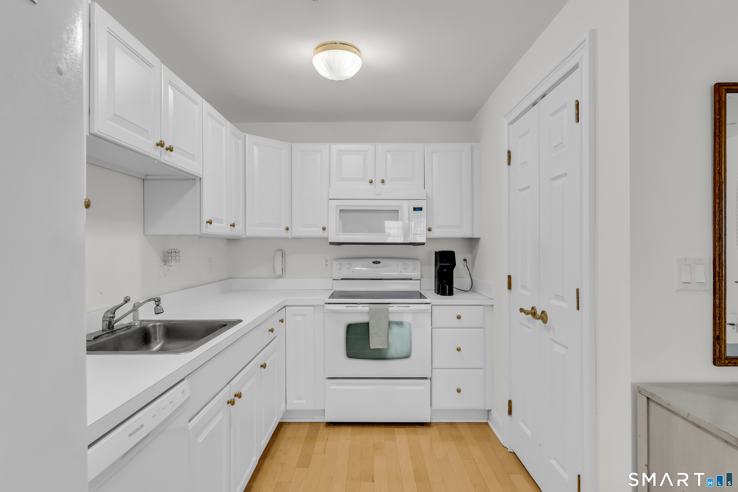 80 Southwick Court Cheshire CT 06410