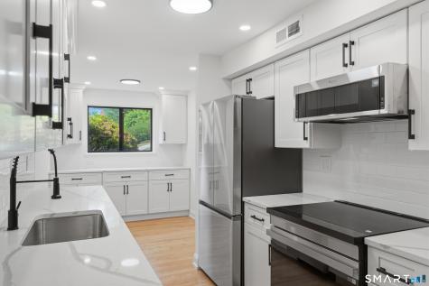 298 Hollister West Way Glastonbury CT 06033