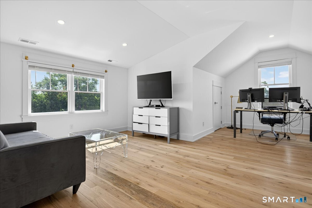 79 Thorpe Street Fairfield CT 06824