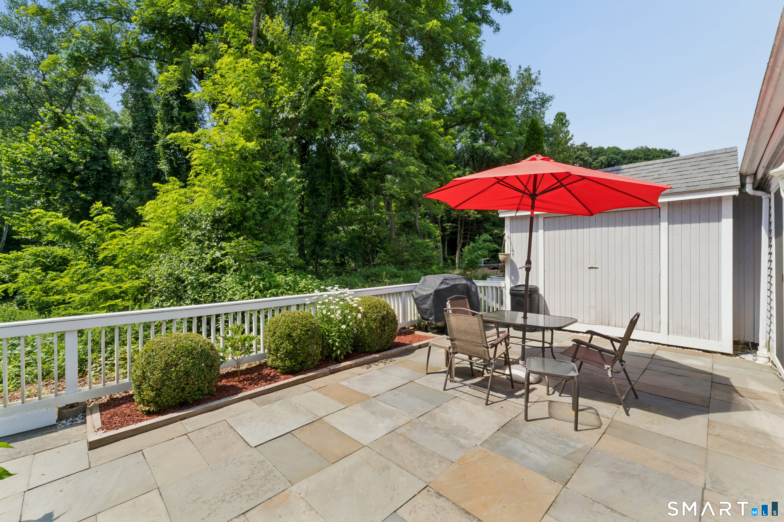 22 Woodbury Place Woodbury CT 06798