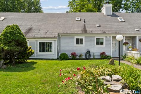 22 Woodbury Place Woodbury CT 06798