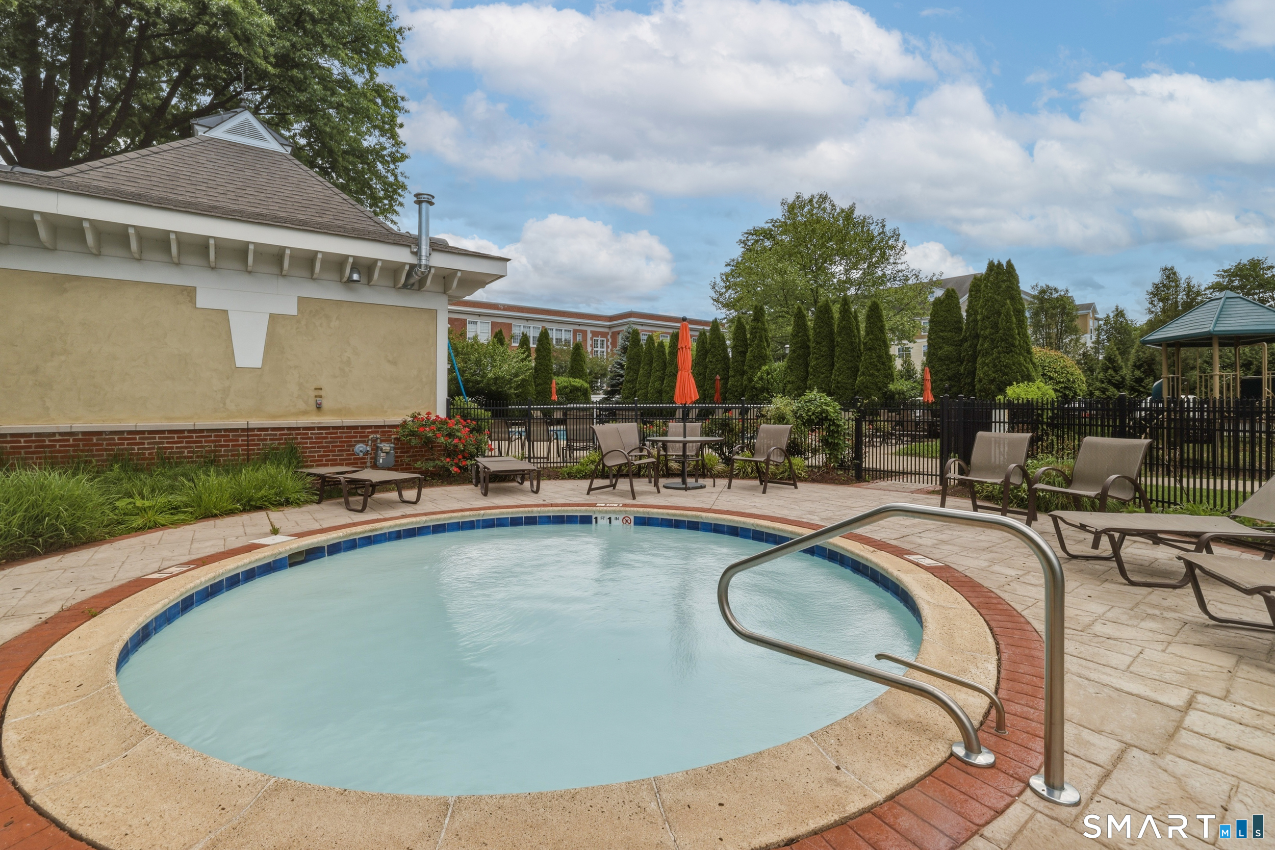 12 Schoolhouse Drive West Hartford CT 06110