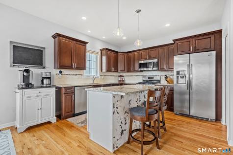 39 Lexington Gardens North Haven CT 06473