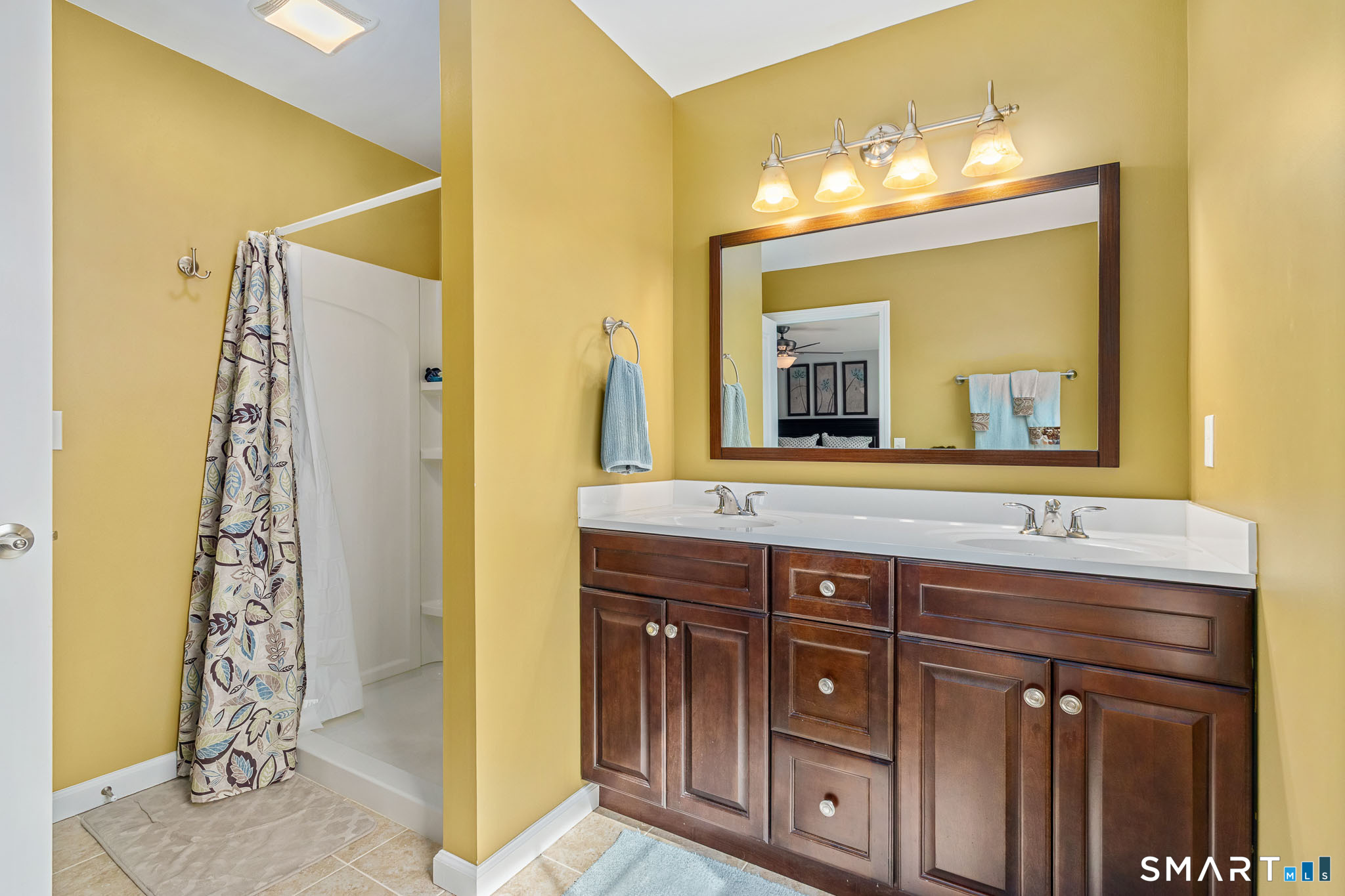 39 Lexington Gardens North Haven CT 06473