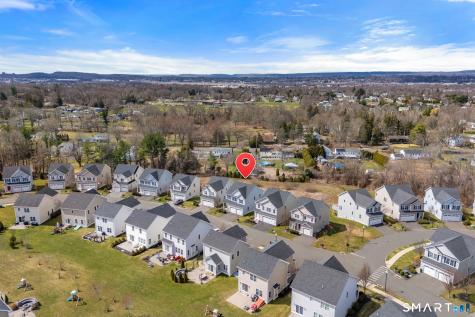 39 Lexington Gardens North Haven CT 06473