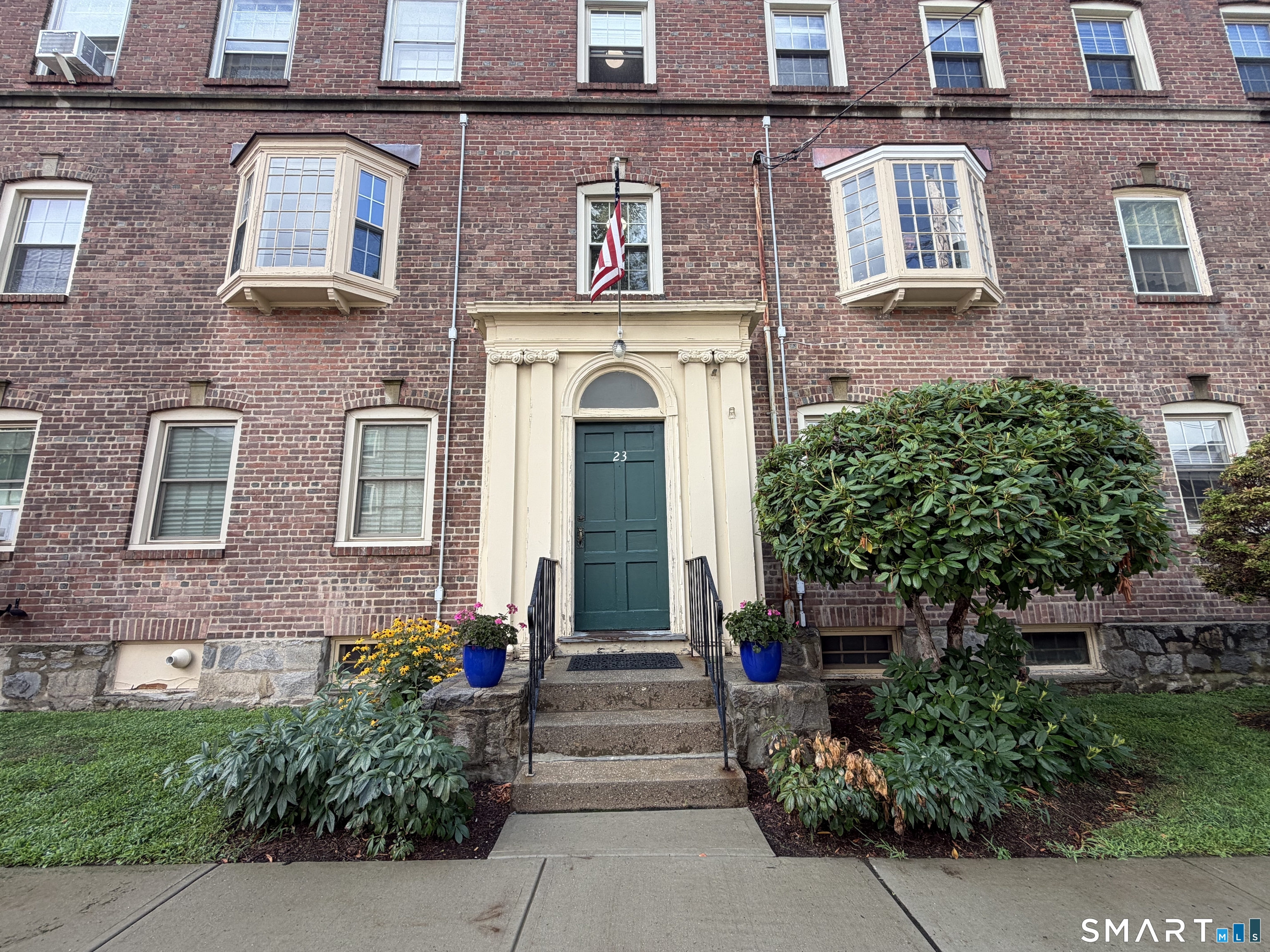 23 Rowsley Street Bridgeport CT 06605