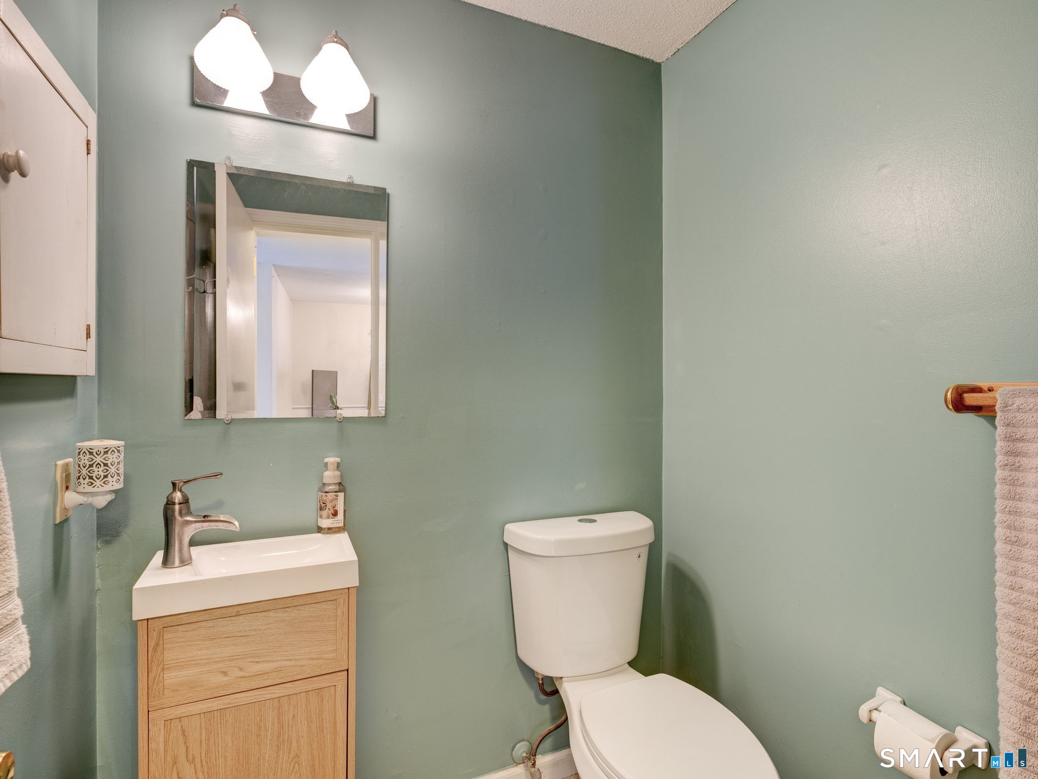 854 Long Hill Road Middletown CT 06457