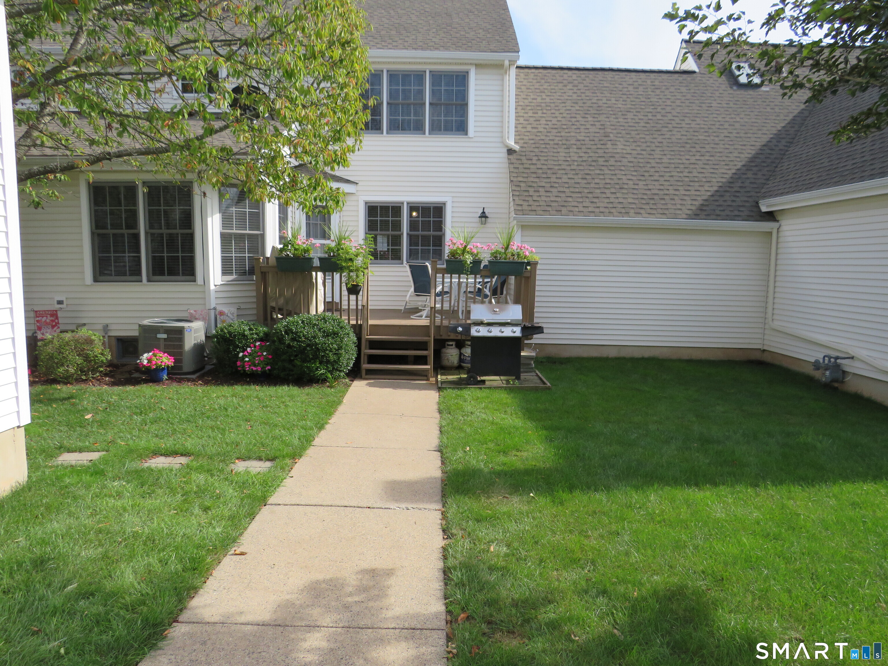 32 Pickering Lane Wethersfield CT 06109