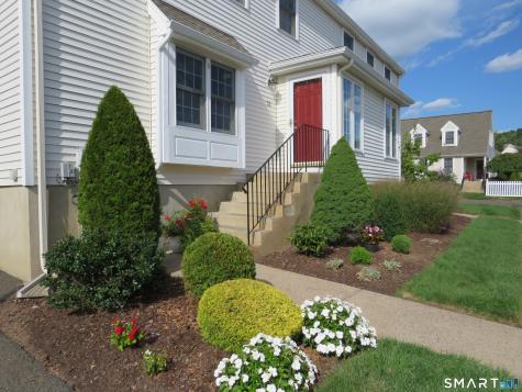 32 Pickering Lane Wethersfield CT 06109