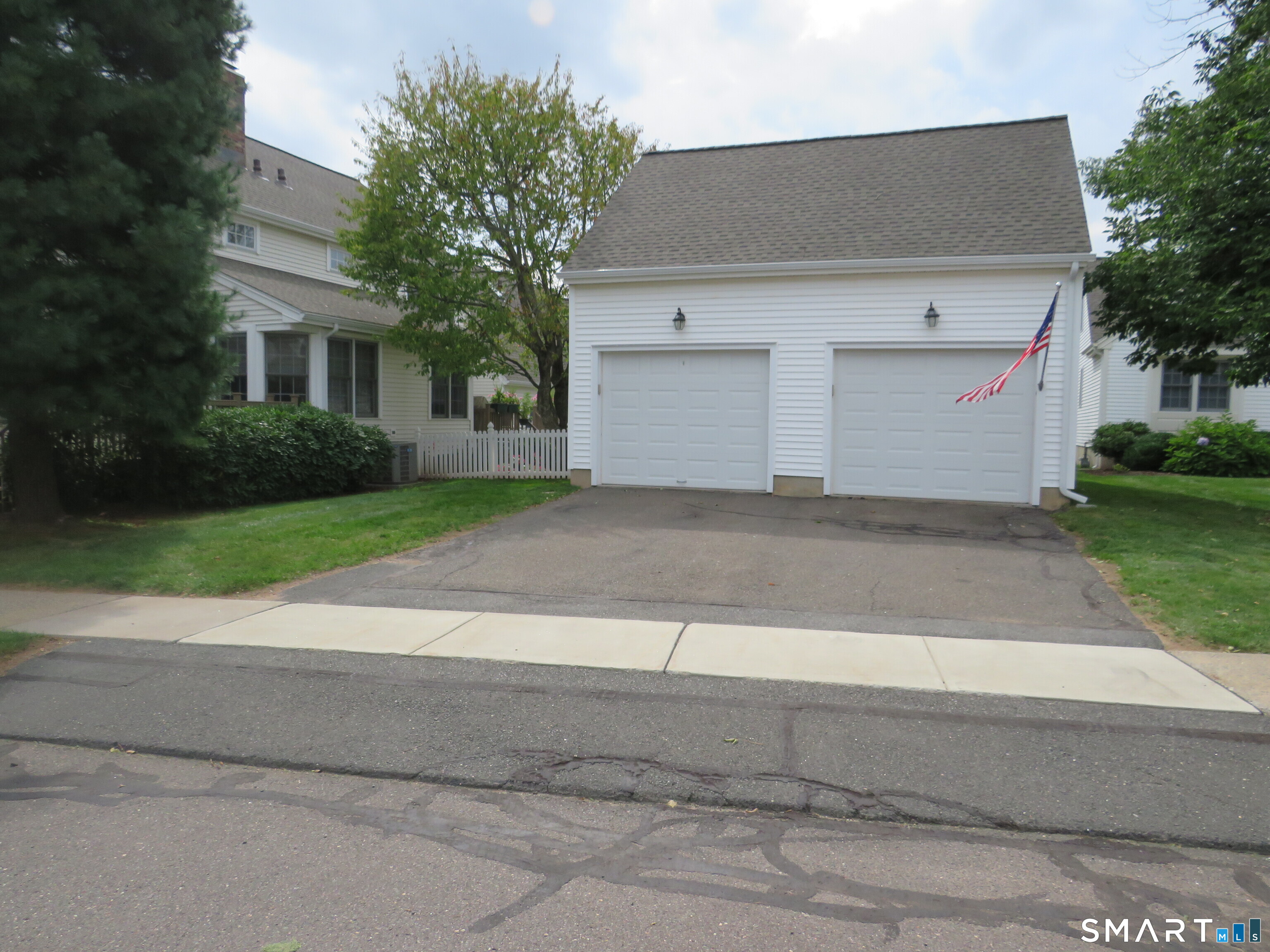 32 Pickering Lane Wethersfield CT 06109