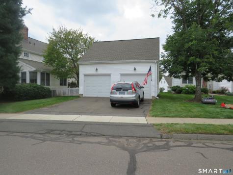 32 Pickering Lane Wethersfield CT 06109