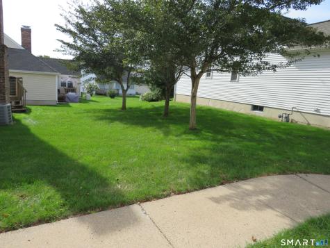 32 Pickering Lane Wethersfield CT 06109