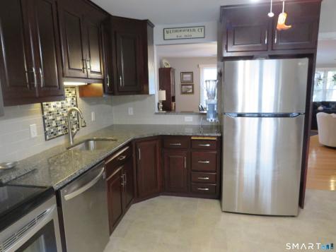 32 Pickering Lane Wethersfield CT 06109