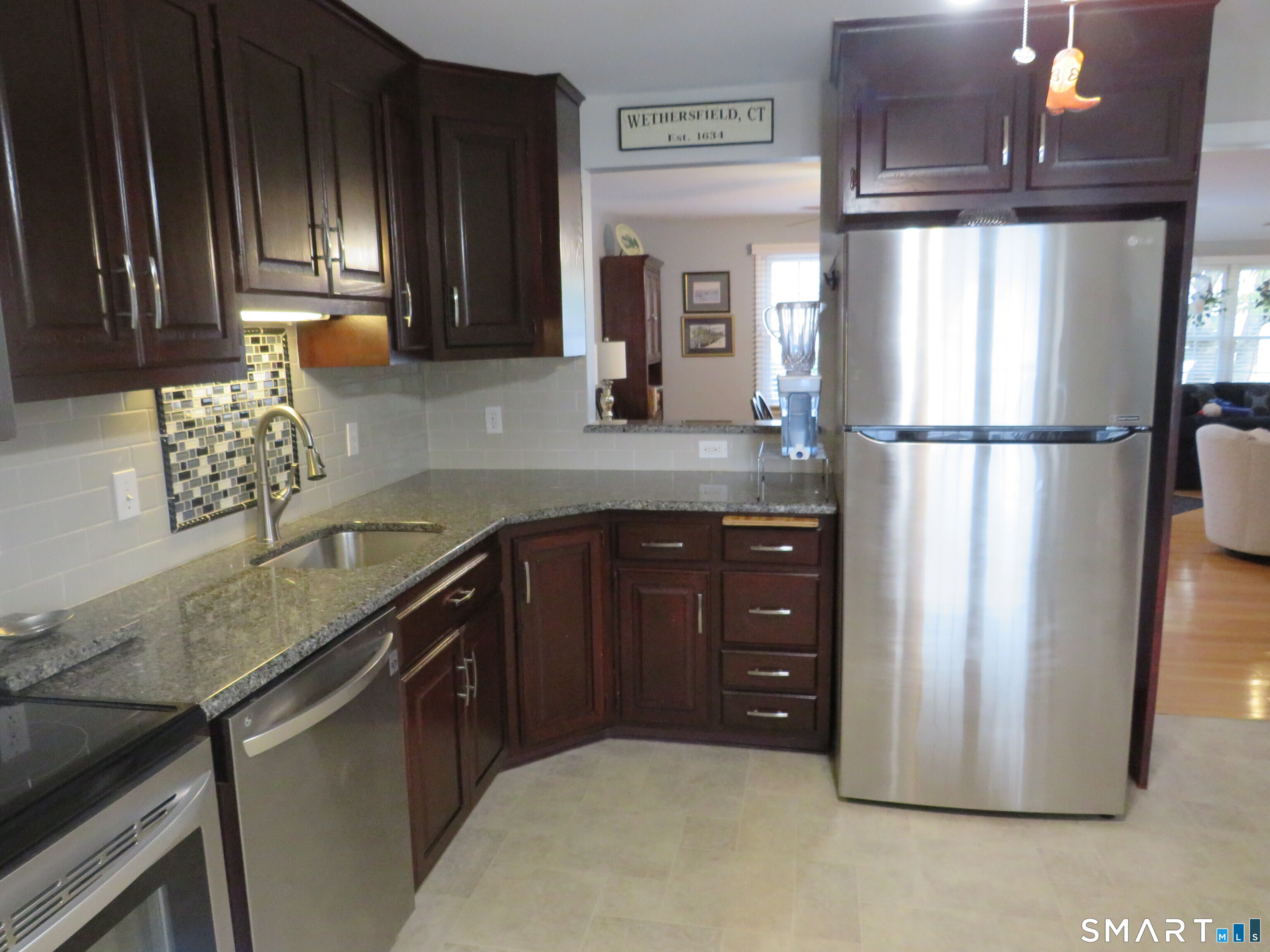 32 Pickering Lane Wethersfield CT 06109