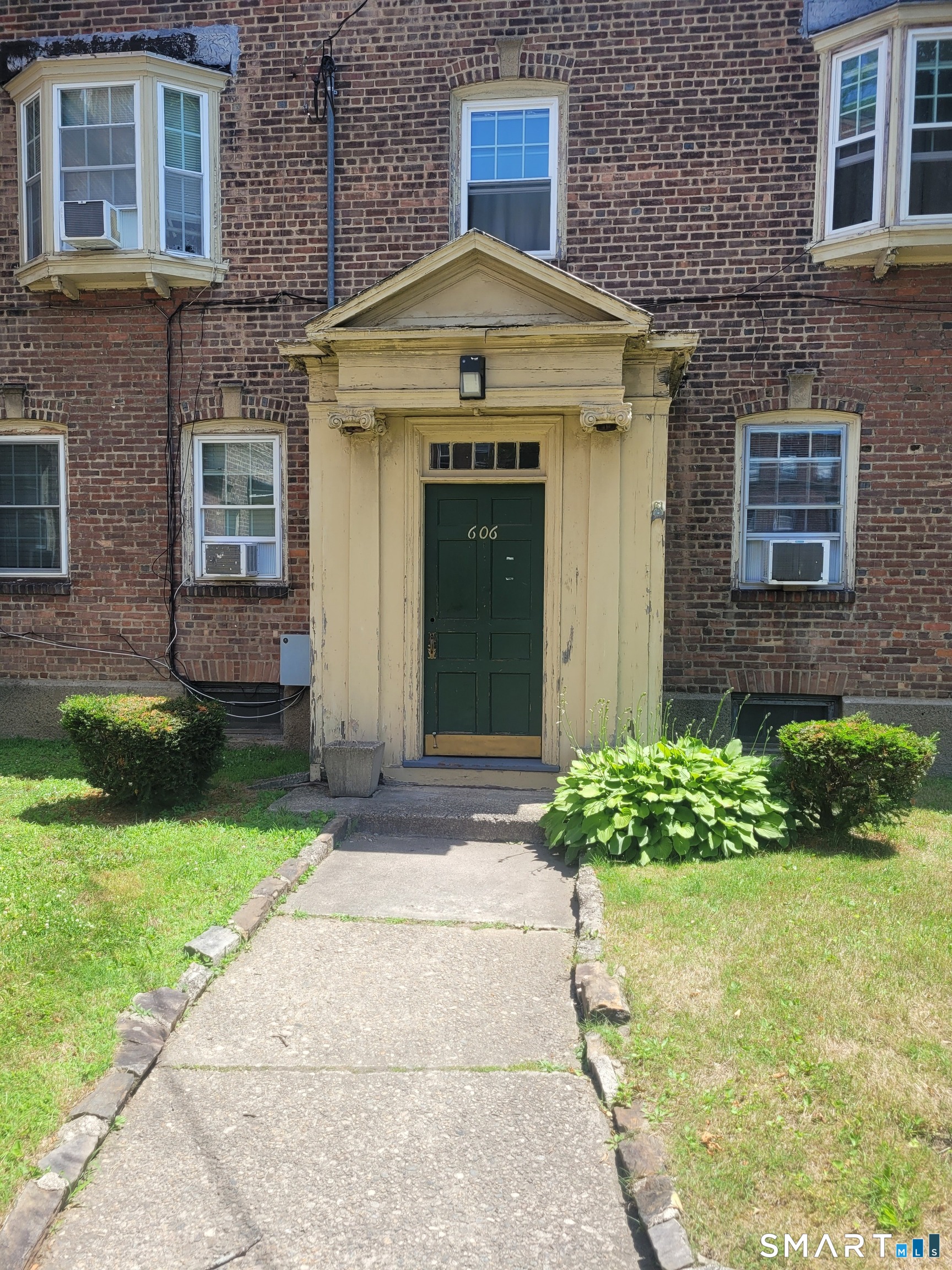 606 Wilmot Avenue Bridgeport CT 06607
