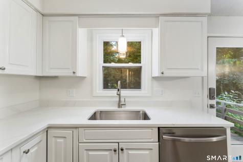 418 Greens Loop Cheshire CT 06410