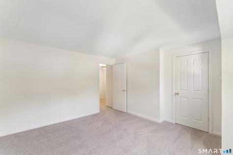 418 Greens Loop Cheshire CT 06410