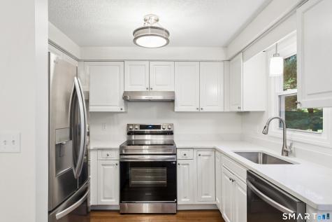 418 Greens Loop Cheshire CT 06410