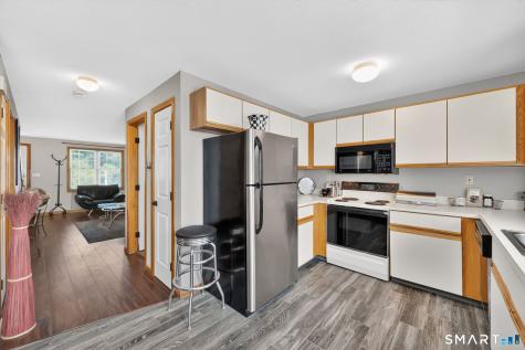 6 White Tail Lane Wallingford CT 06492